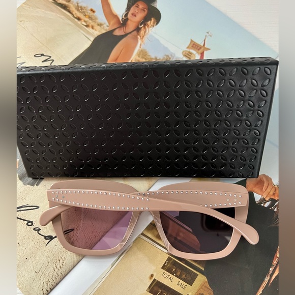 Alaïa women’s square beige sunglasses - Picture 6 of 8